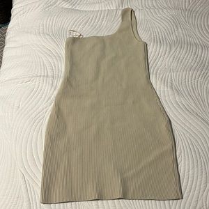 Aritzia Babaton dress